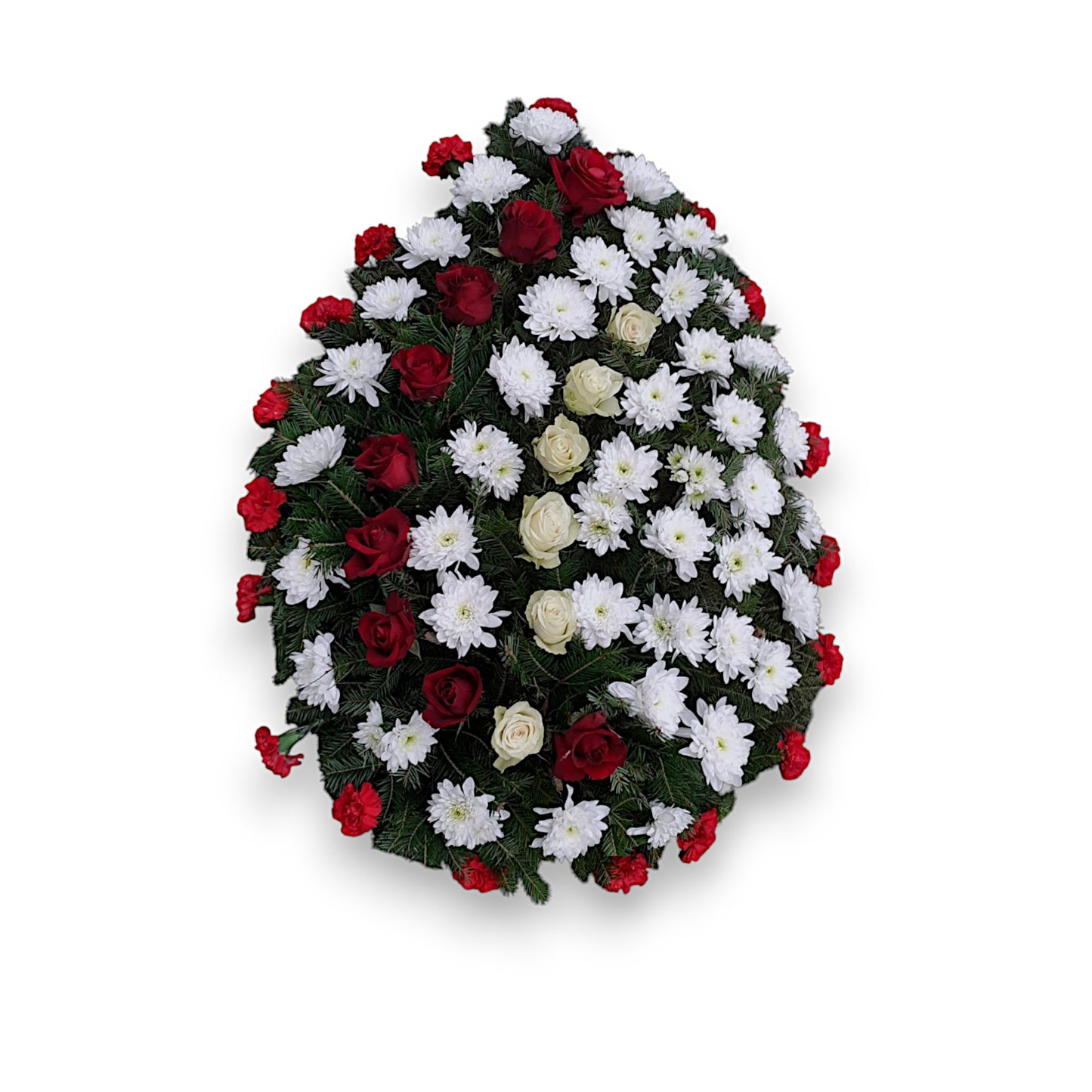 Corona funerara realizata din crizanteme albe, trandafiri albi si rosii, iar conturul coroanei este realizat din garoafe.